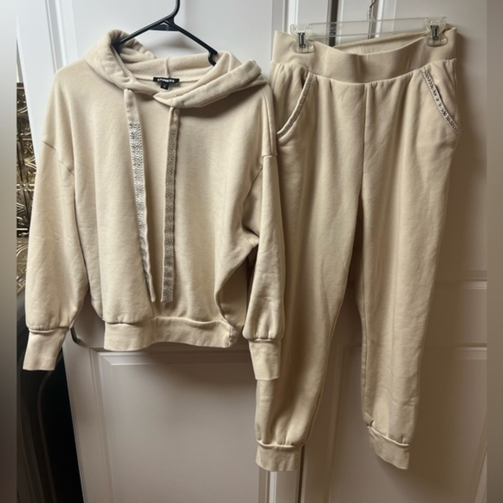 Express Cream Rhinestone Jogger Set, Medium, NWOT